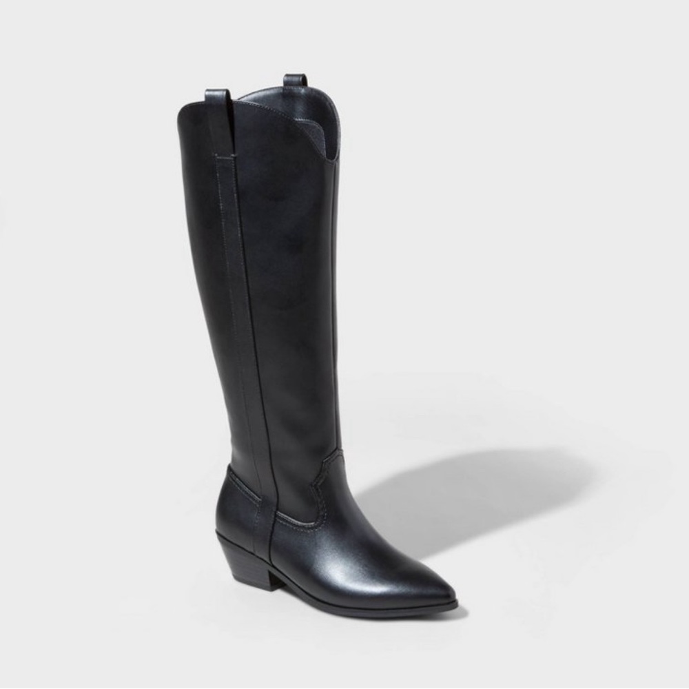 Universal Thread boots